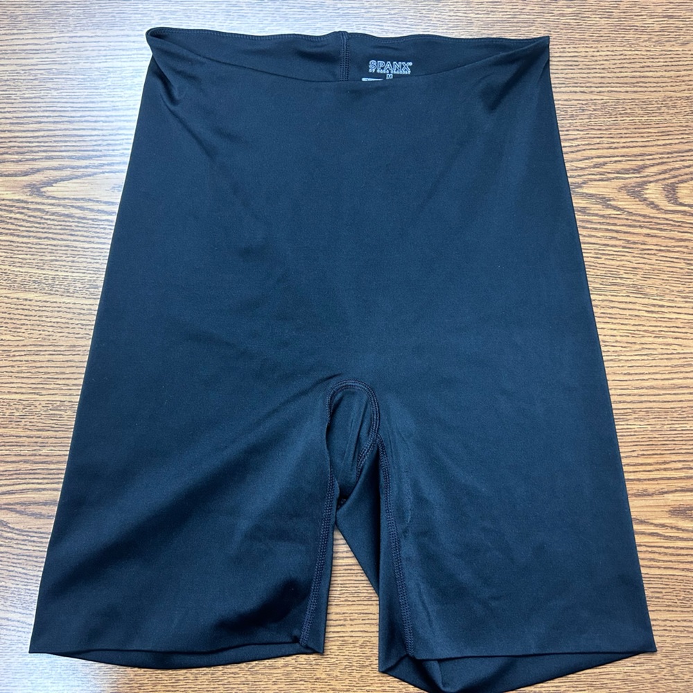 Spanx Black Shapewear Mid Thigh Shaping Shorts Size Medium
